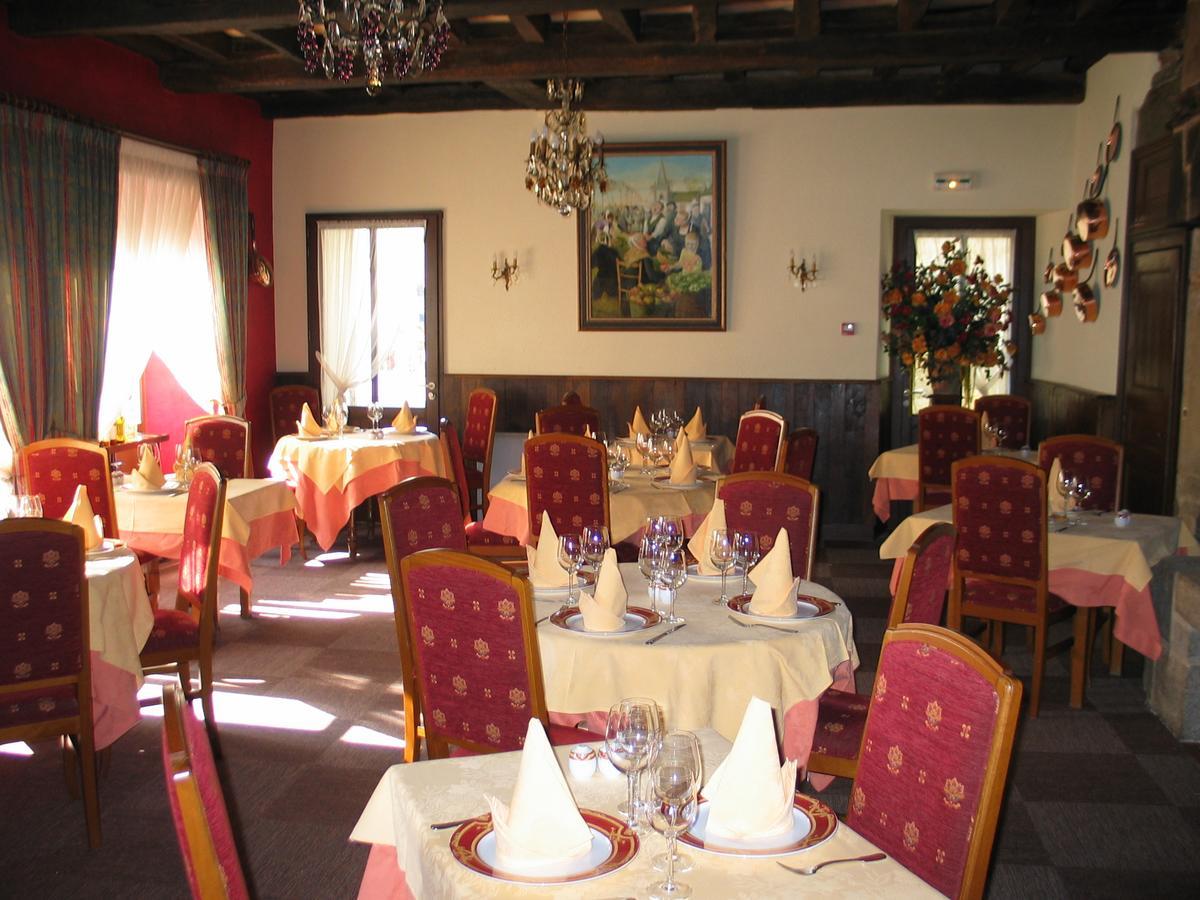 Le Pelican Hotel Rochefort-en-Terre Bagian luar foto